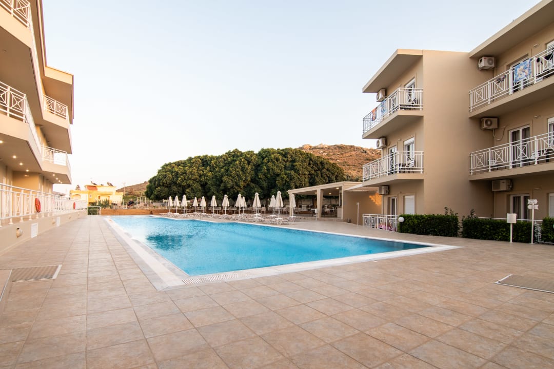 Pool Chrissy's Paradise