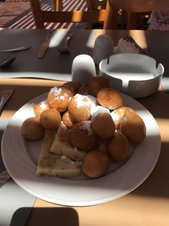 Gastro Three Corners Sea Beach Resort