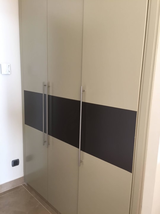 Schrank Adrián Hoteles Jardines de Nivaria