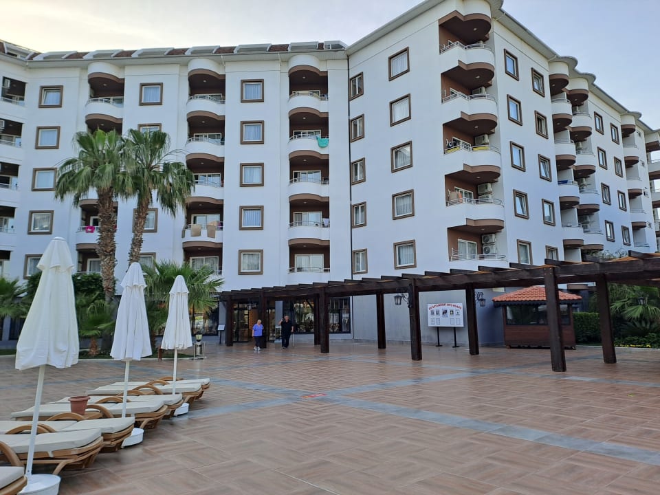 Außenansicht Hotel Royal Garden Beach