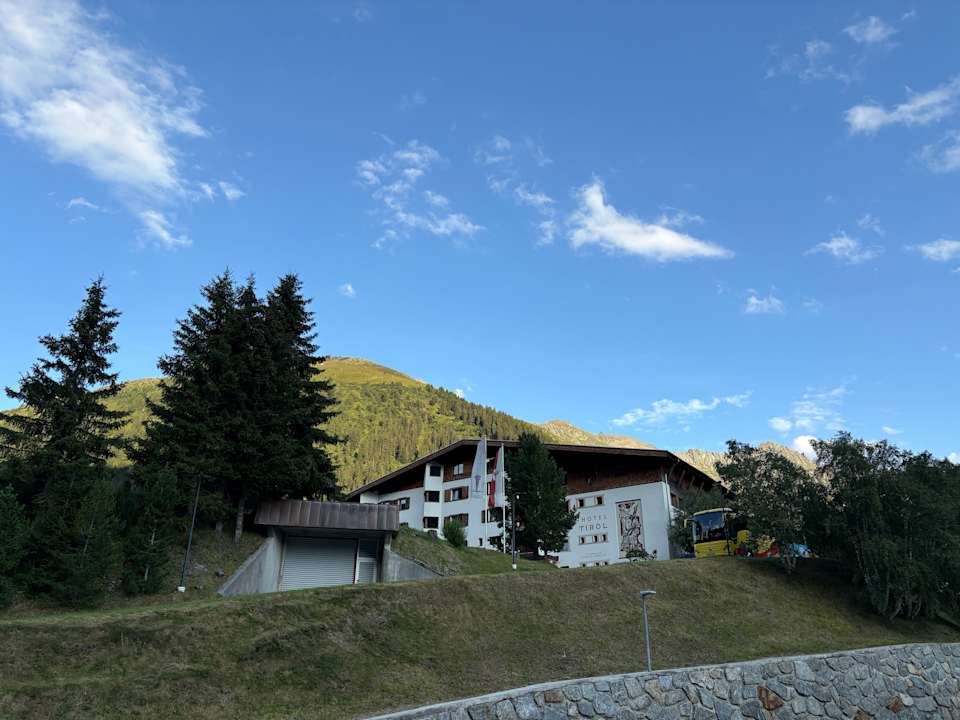 Außenansicht Alpenhotel Tirol
