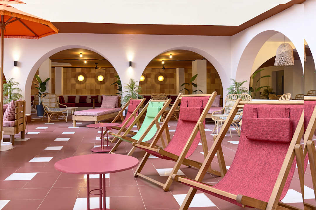 Pool tent Bahia de Palma