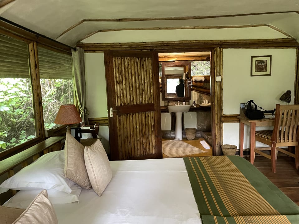 Zimmer Buhoma Lodge