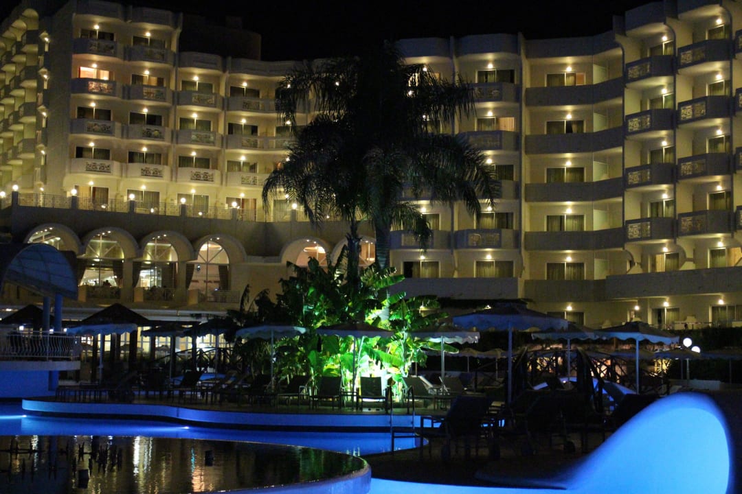 Poolanlage Nachts Rodos Palladium Leisure & Wellness