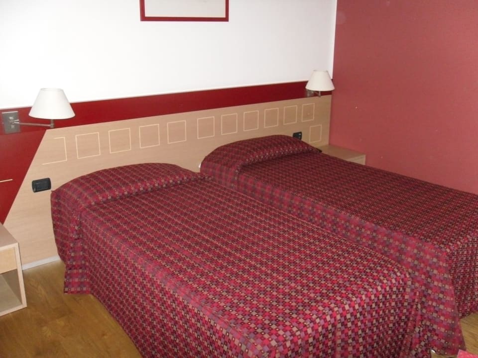 Bett West Point Airport Hotel