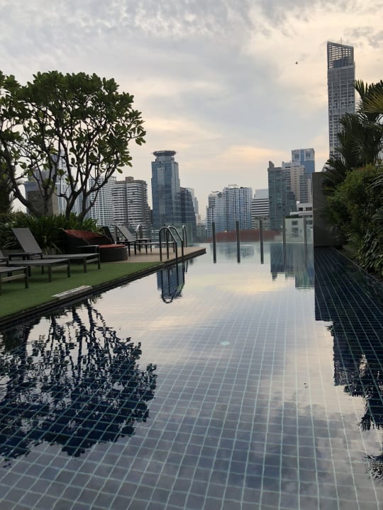 Pool Aloft Bangkok Sukhumvit 11