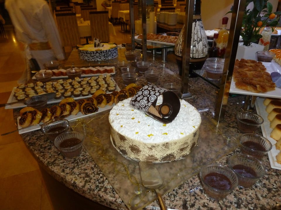 Im Restaurant Telatiye Resort