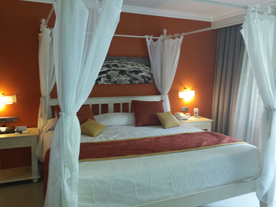 Hotel Grand Palladium Palace Resort, Spa & Casino Hotel Grand Palladium Palace Resort, Spa & Casino