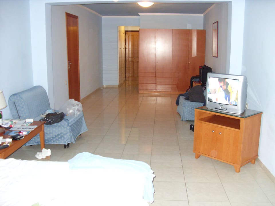 Groß, aber hier links gehts zum Nachbarn Porto Bello Beach