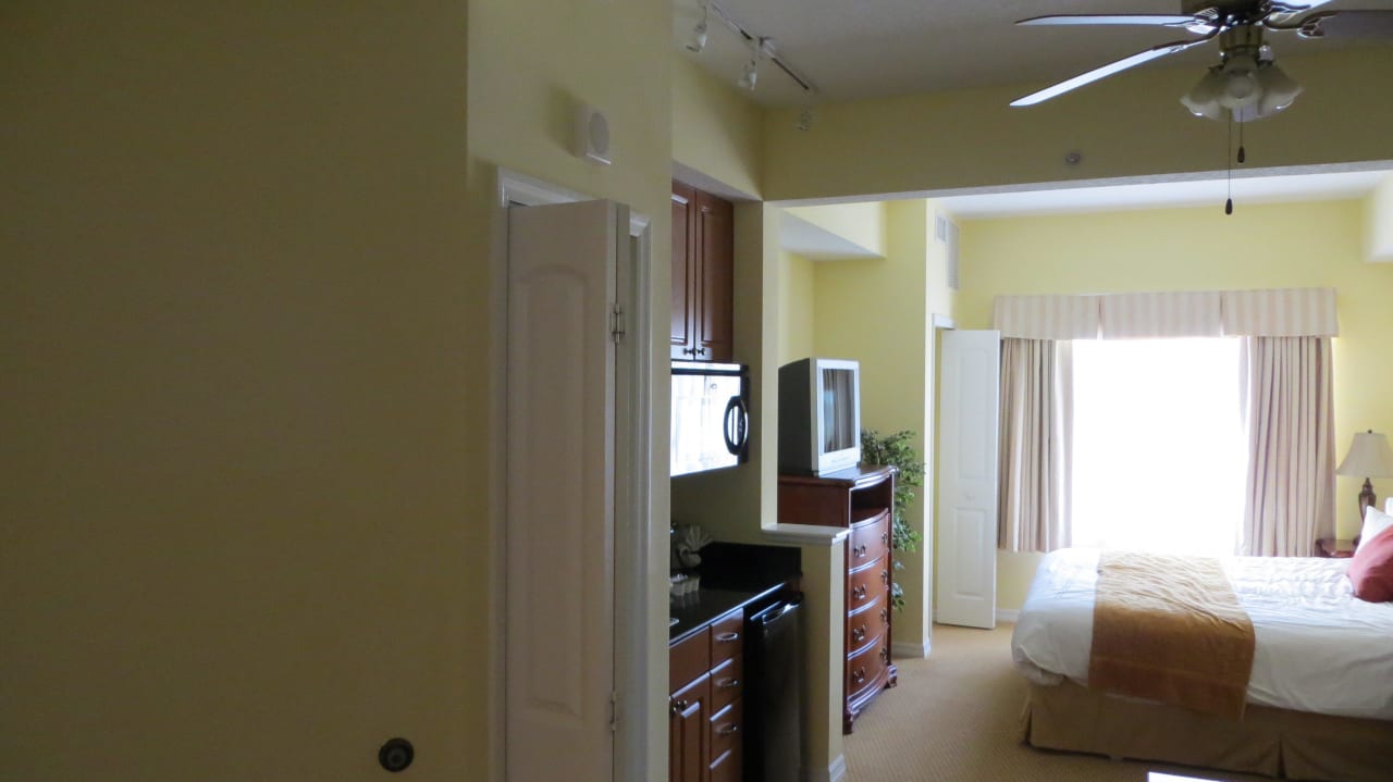 Zimmer The Point Hotel & Suites