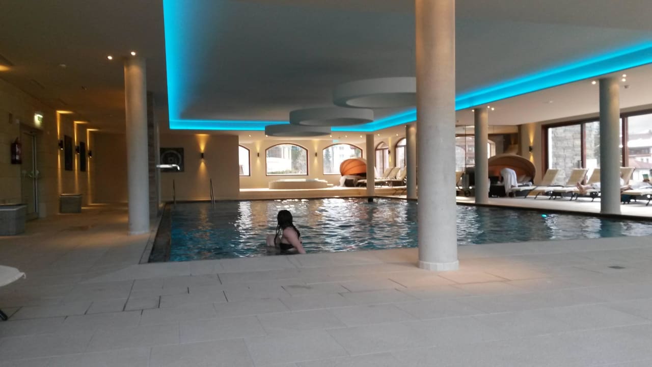 Das schöne Schwimmbecken Alpeiner Nature Resort Tirol