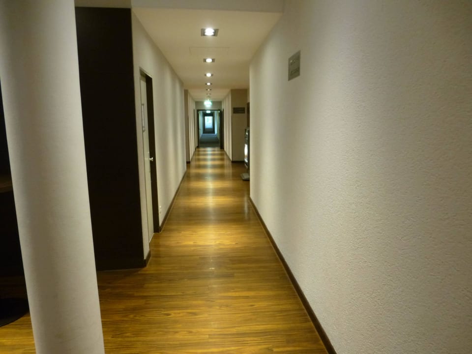 Zu den Konferenzräumen NH Frankfurt Airport West