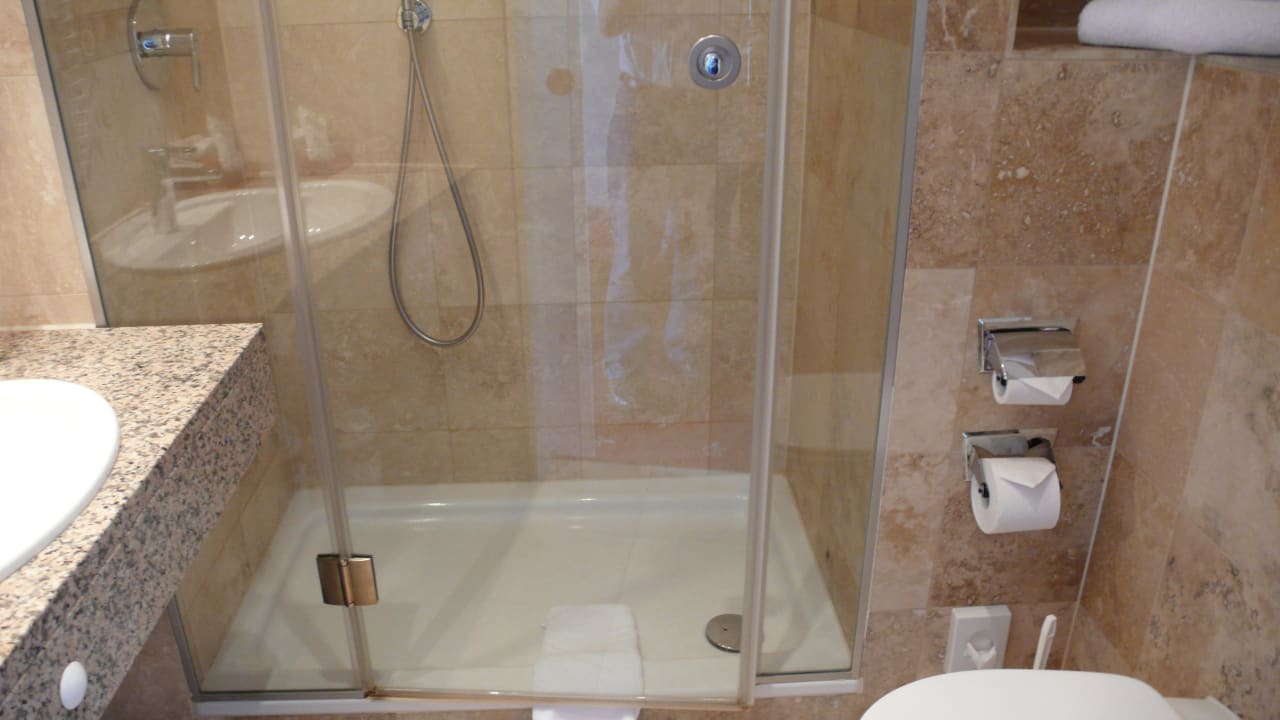 Das Bad  Leonardo Hotel Berlin KU´DAMM