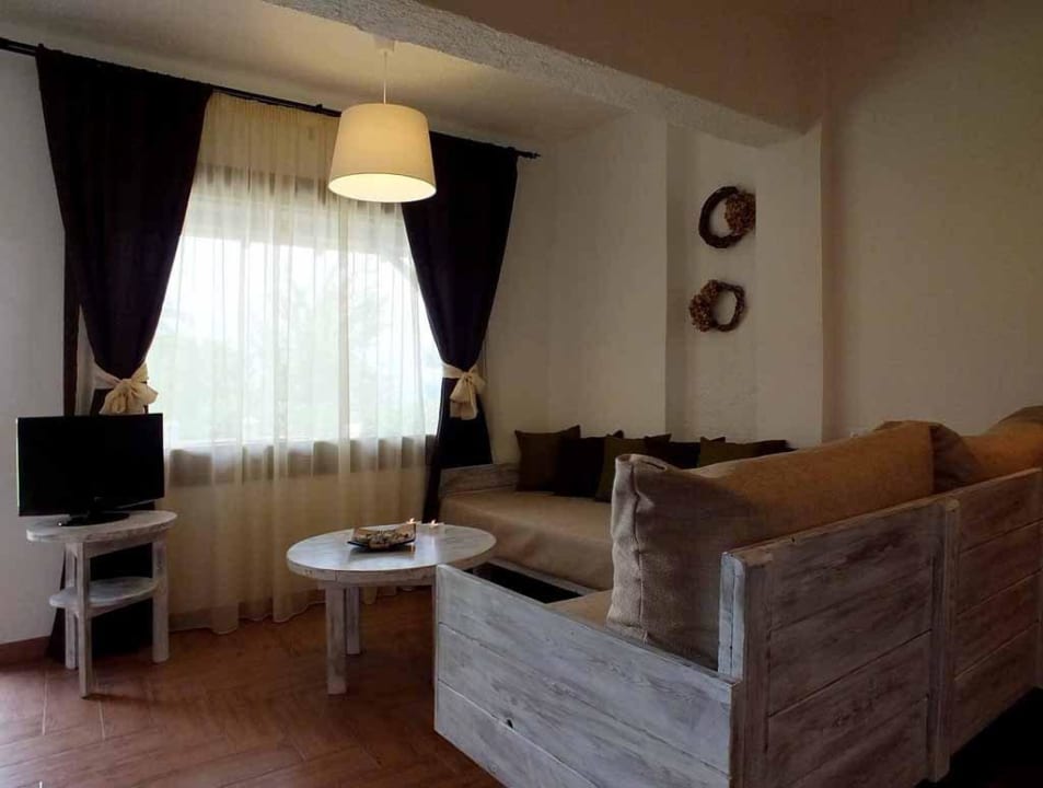 Ground floor medium apartment No 12 Apartments Christaras