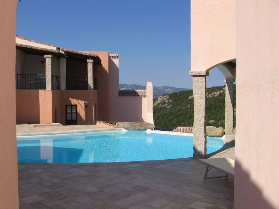 Arathena Hotel - Pool   I Hotel Arathena