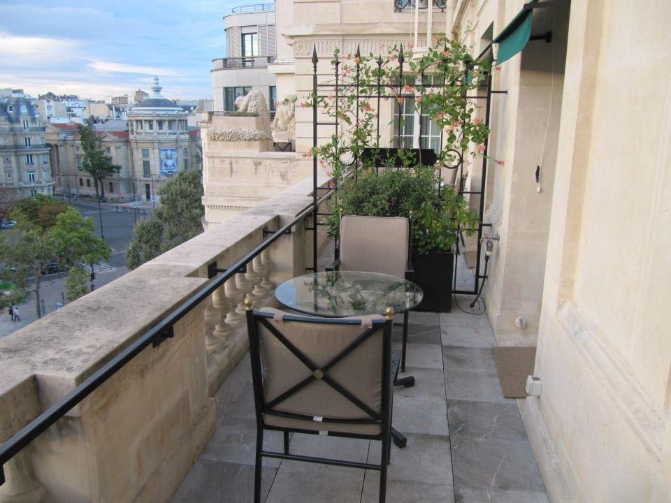 Balcony Shangri-La Hotel