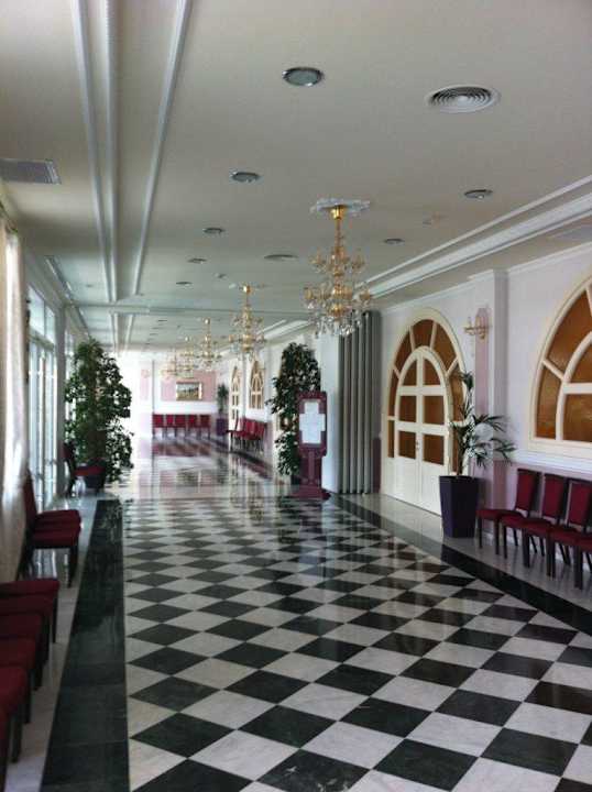 Flur zu den Sälen Hotel Santa Isabel