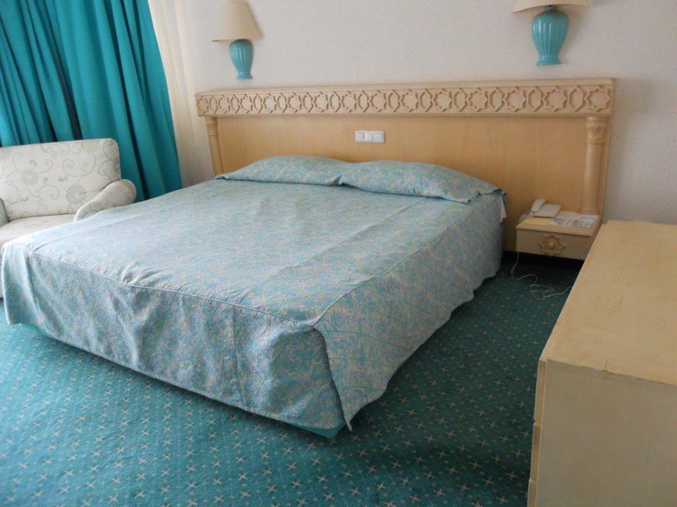 Junior Suite Bett Hotel El Mouradi Palm Marina