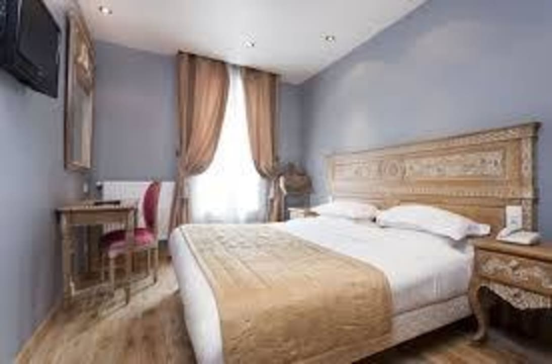 Guest room Hotel de Bellevue Paris Gare du Nord