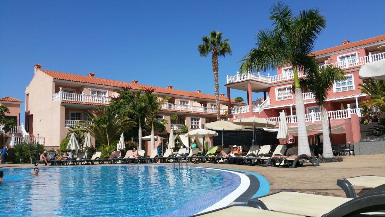 Schöner Pool zum Relaxen Hotel El Duque