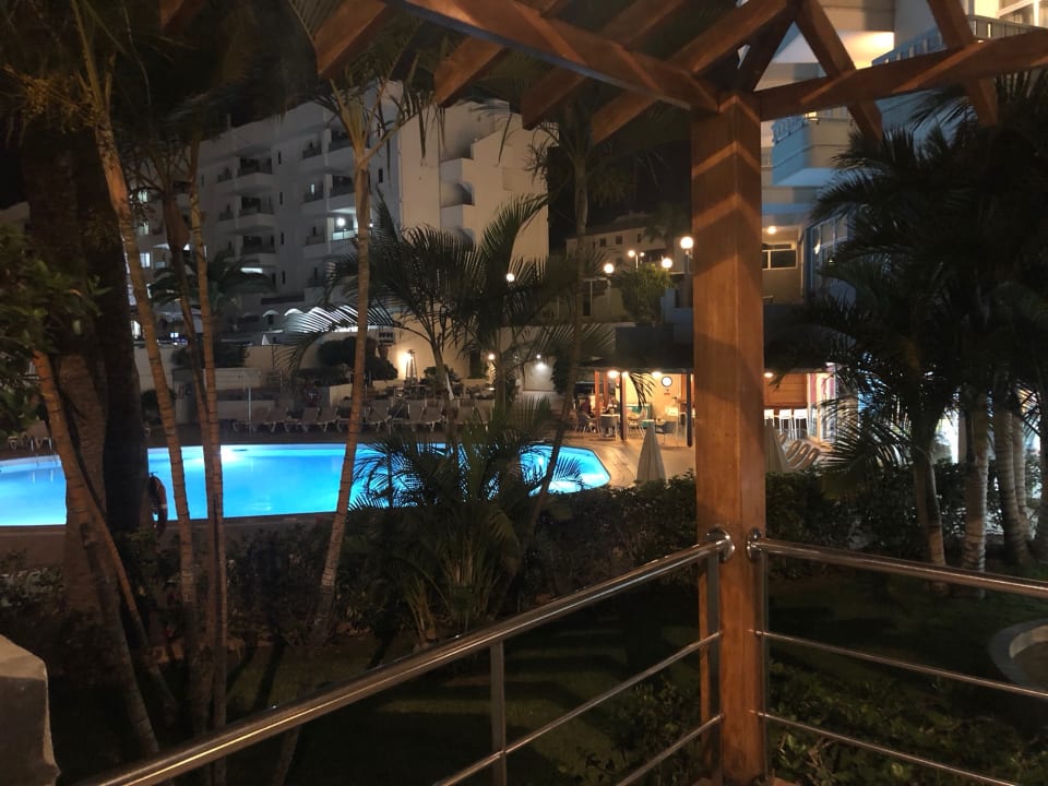 Pool HL Miraflor Suites Hotel