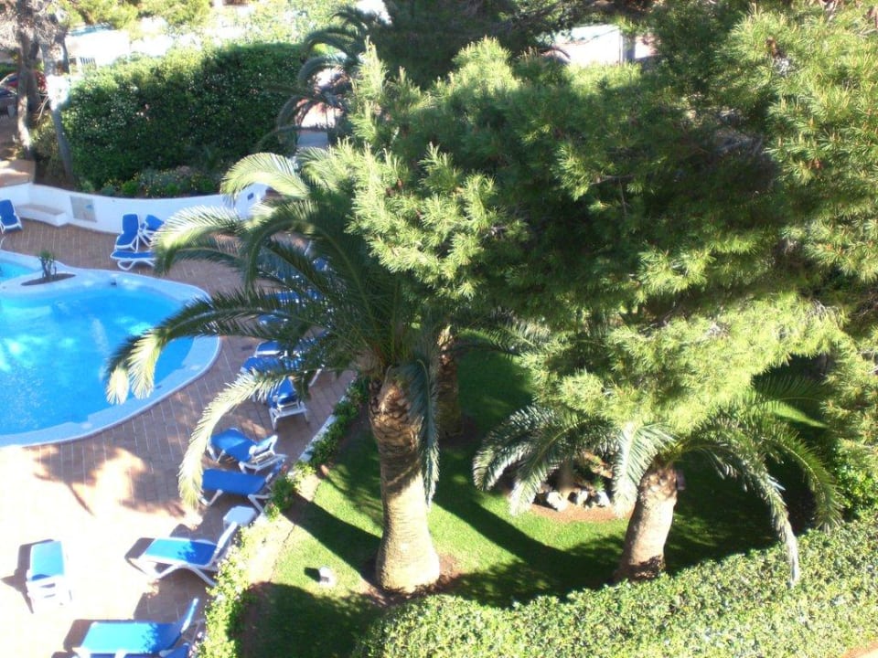 Blickvom Balkon des Zimmers Nr.354 nach rechts Hotel & Spa S'Entrador Playa