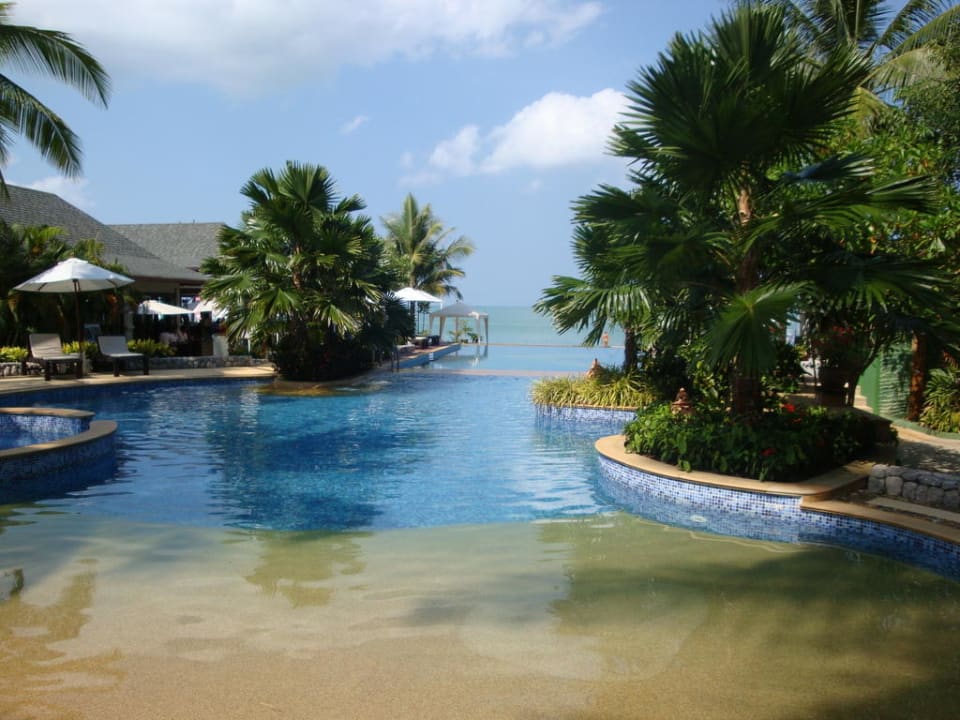 Pool am Strand La Flora Khao Lak