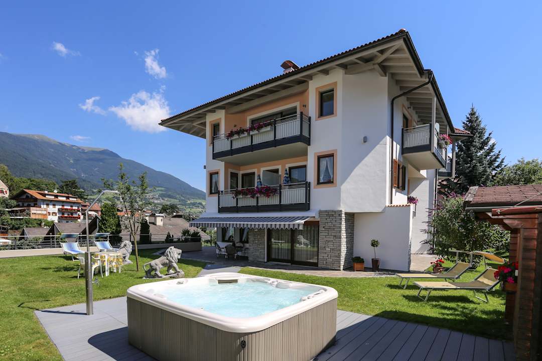 Pool Apartments Marialisa