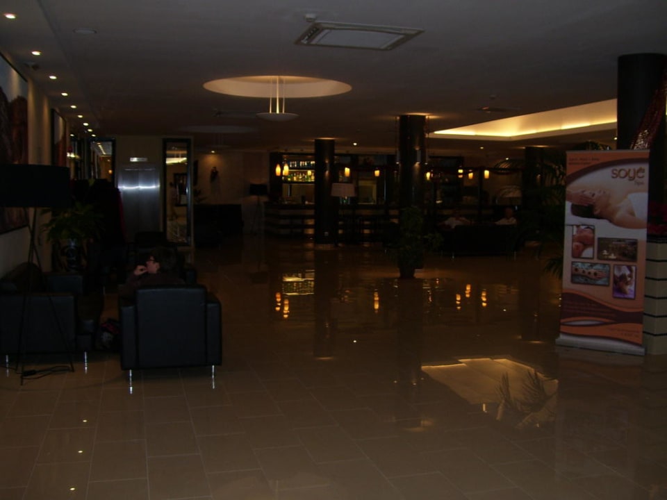 Dieser Bereich befindet sich direkt neben der Rezeption allsun App.-Hotel Albatros