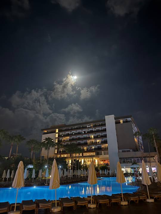 Pool Hotel Royal Garden Beach