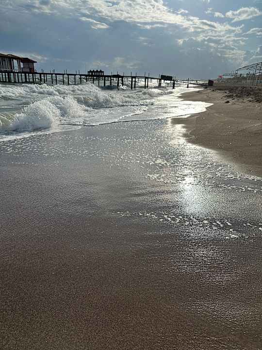 Strand Saturn Palace Resort Hotel