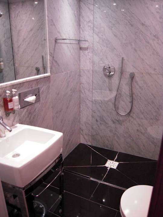 Badezimmer The May Fair Hotel