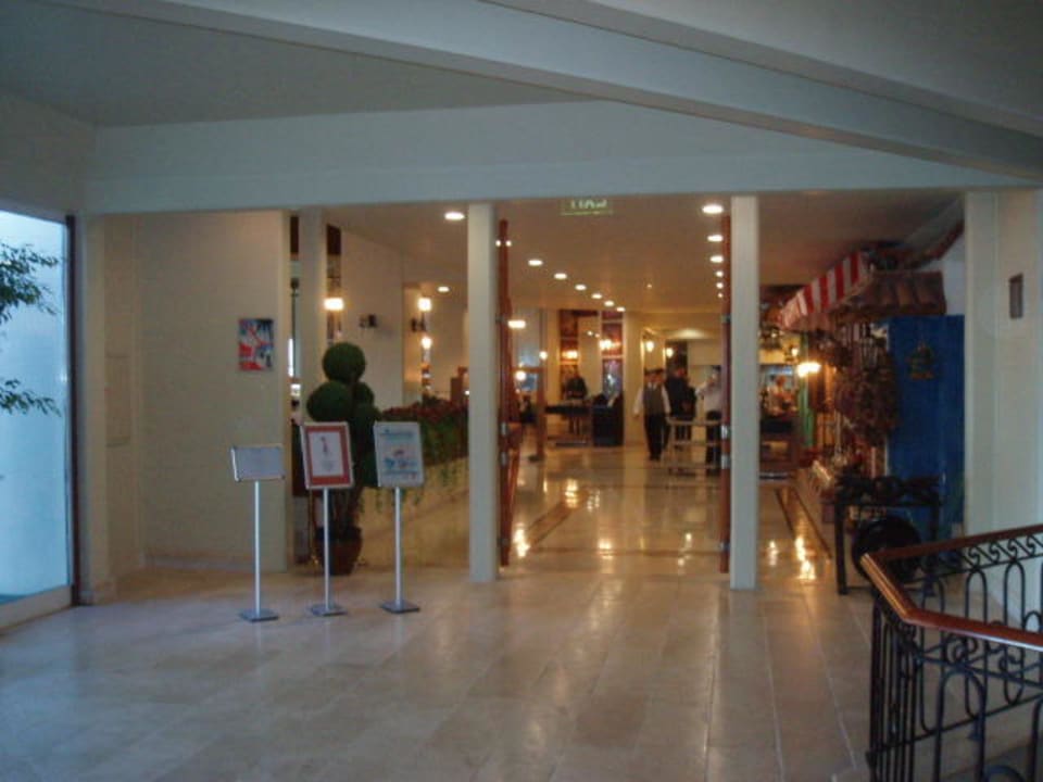 Eingang Restaurant PALOMA Perissia