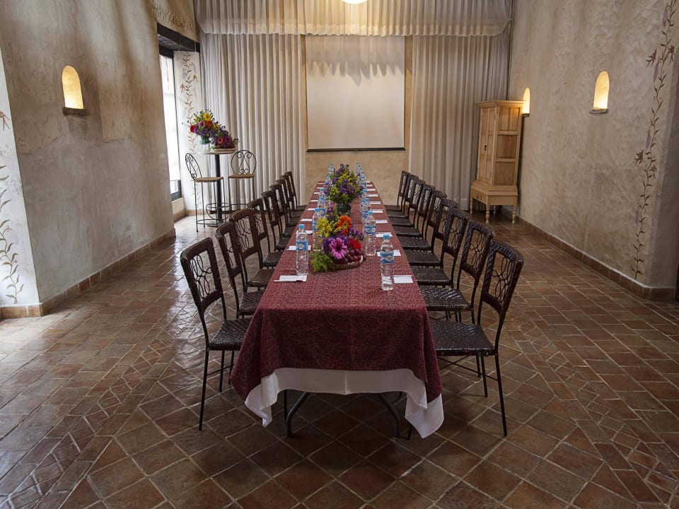 Salón para juntas  Misión Grand San Cristóbal de las Casas