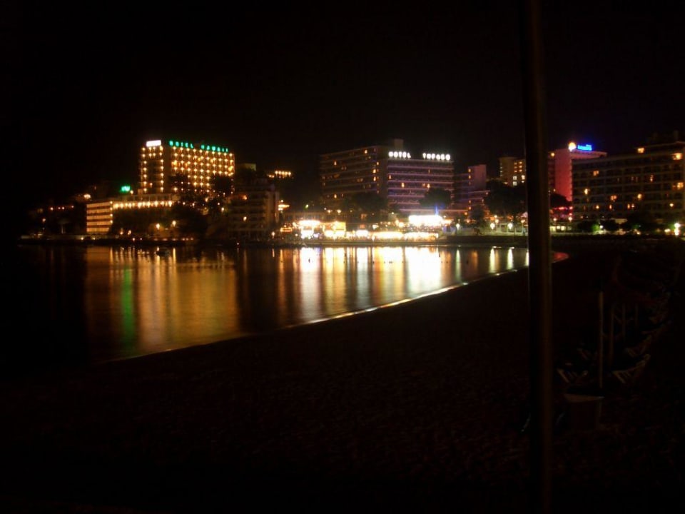 Blick auf Torrenova am Abend Hotel TRH Palma Nova