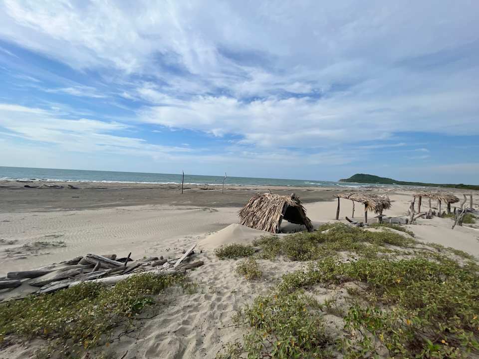 Strand Tambo Marina Eco Hostal