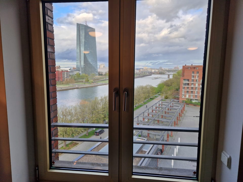 Zimmer Lindner Hotel Frankfurt Main Plaza, part of JdV by Hyatt