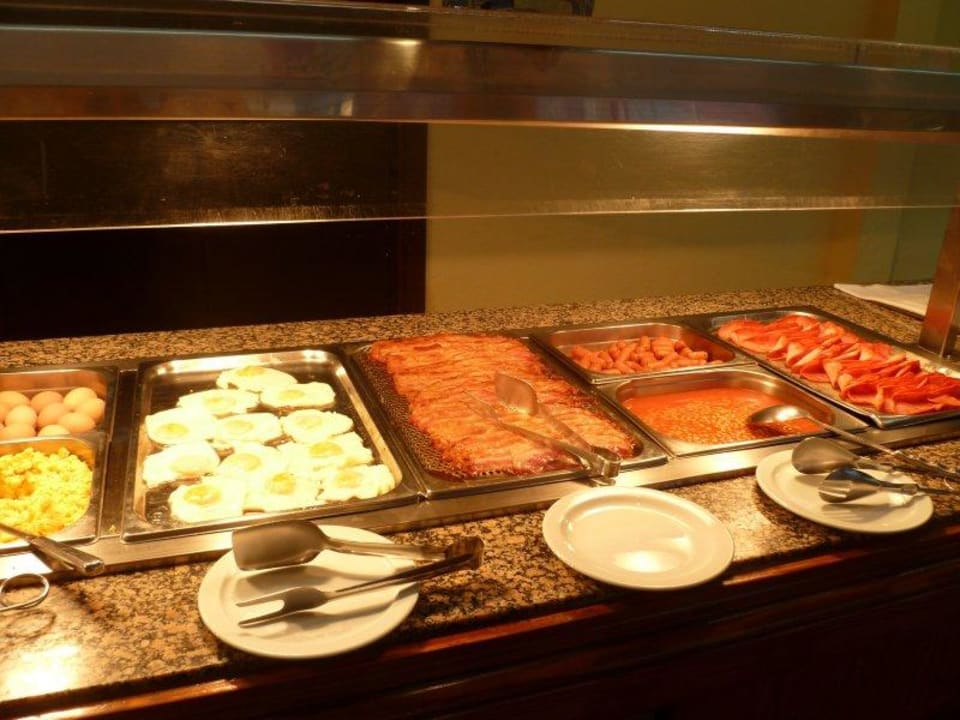 Eier, Speck, Bohnen und Würstchen zum Frühstück HSM Lago Park