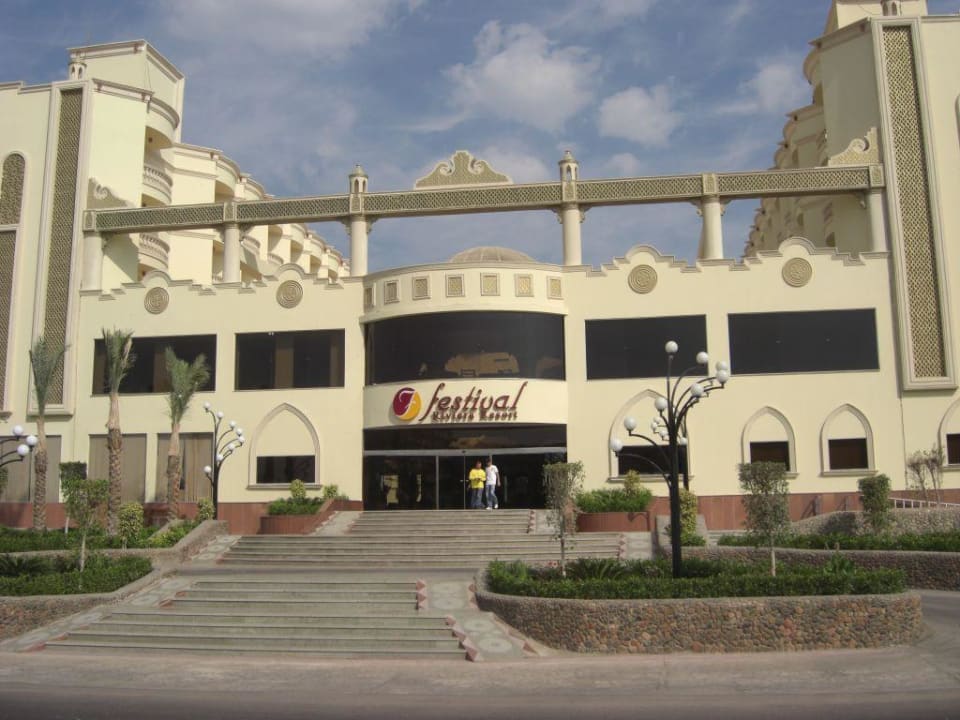 Hoteleingang  Riviera Aqua Park Resort