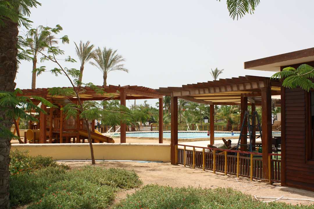 Der Kinderpool mit Sonnenschutz Steigenberger ALDAU Beach Hotel
