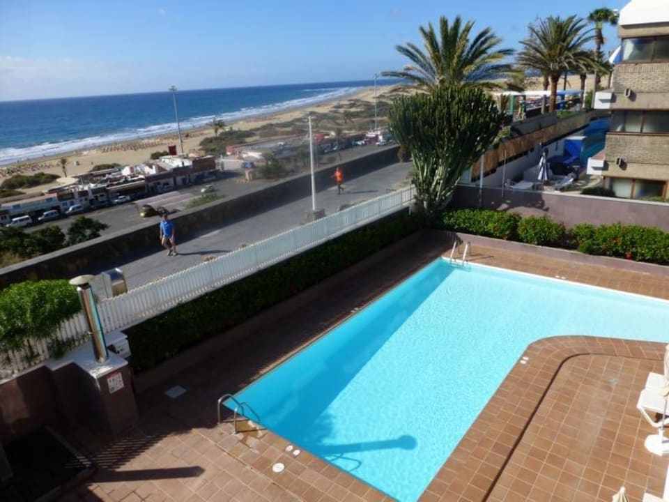 Großzügiger Pool Apartamentos Horizonte