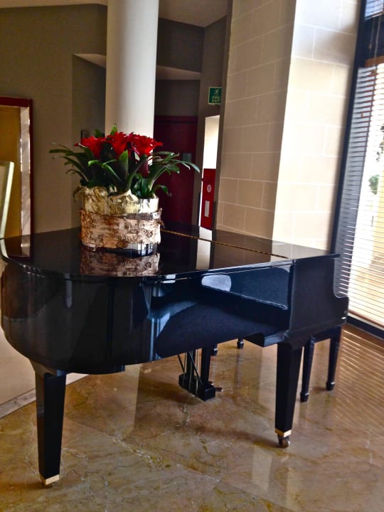 Lounge des Corinthia Hotels St. George`s Bay Verdi St George's Bay Marina