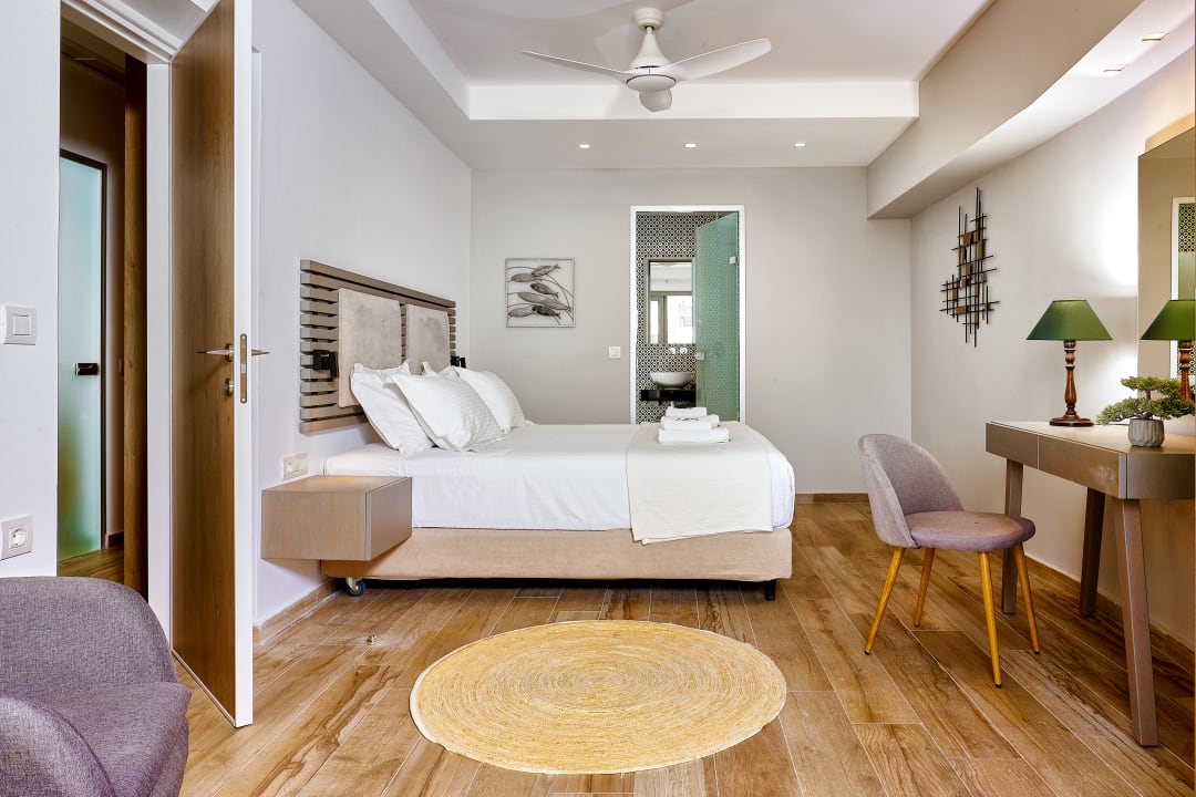 Zimmer Seascape Luxury Residences