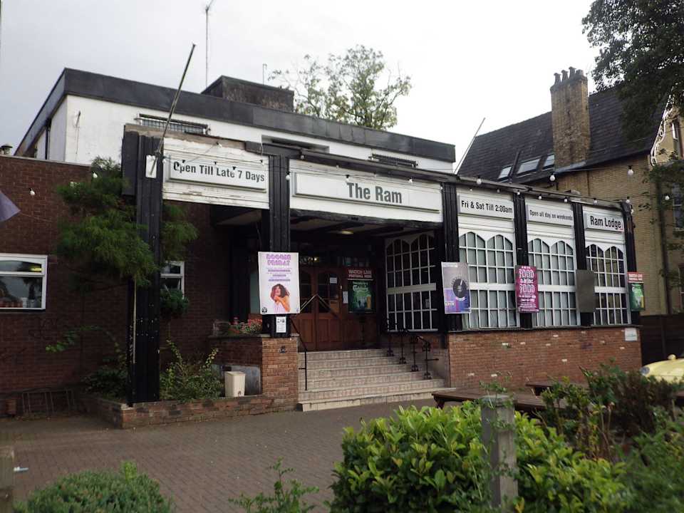 Bar - recepcja The Ram's Lodge