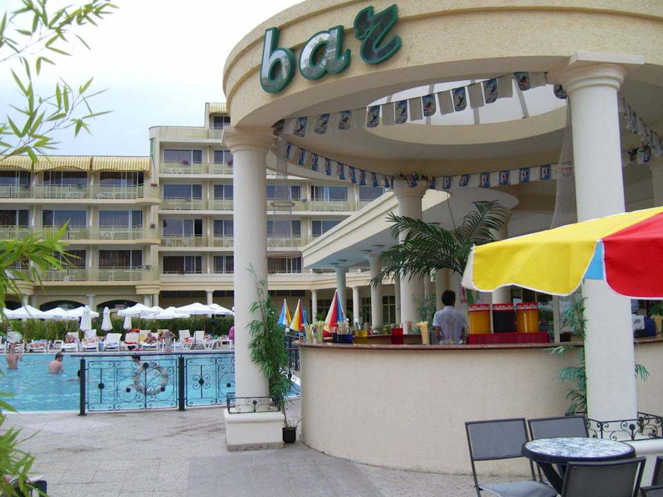 Poolbar vom Flora DAS Club Hotel Sunny Beach