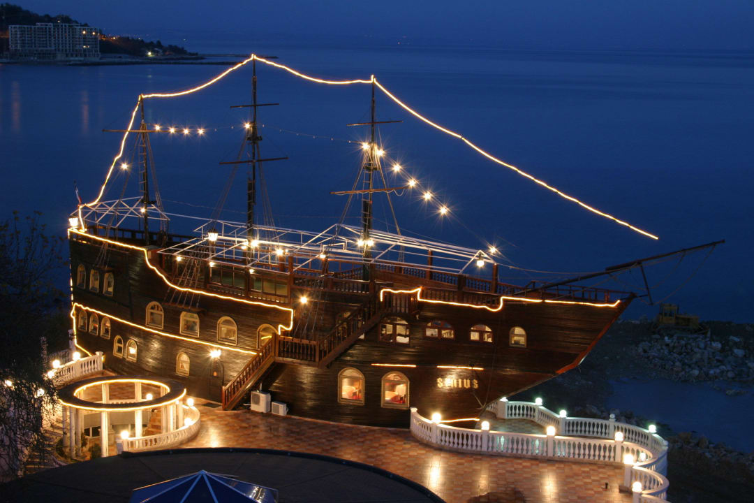 Ship restaurant SPA Hotel Sirius Beach