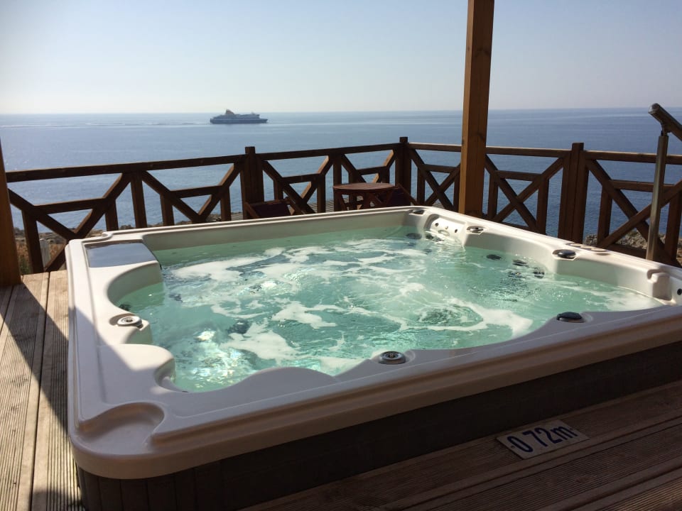 Einer der drei Whirpools Hotel Kalithea Horizon Royal