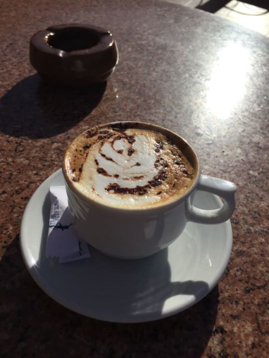 Lecker Cappuccino vom Bistro Beach Albatros Resort