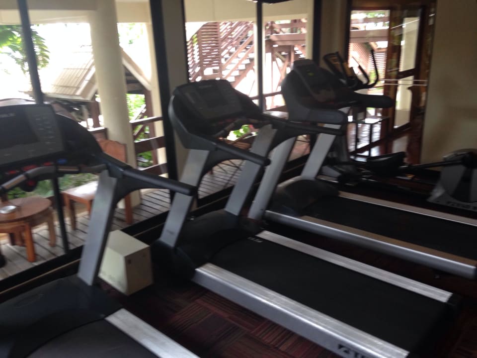 Laufbänder mit Blick aufs Meer Cape Panwa Hotel