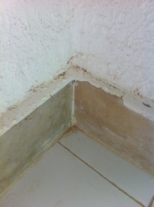 Vedreckte Ecken im Zimmer Hotel Sangho Club Zarzis